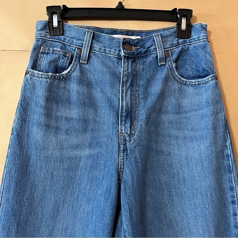 Levi's | High Waisted Straight Leg Jeans Distressed Denim Medium Wash Size 26 - Picture 3 of 13